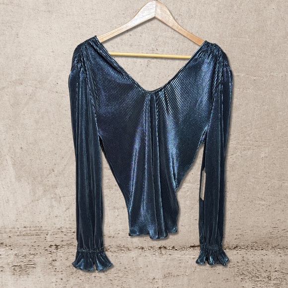 Another Love Metallic Blouse NWT - Picture 2 of 6